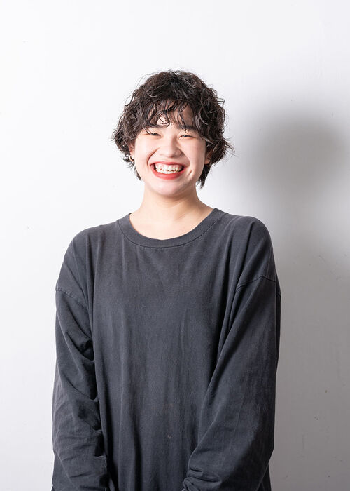 ASSISTANT  度會 沙奈 SANA WATARAI